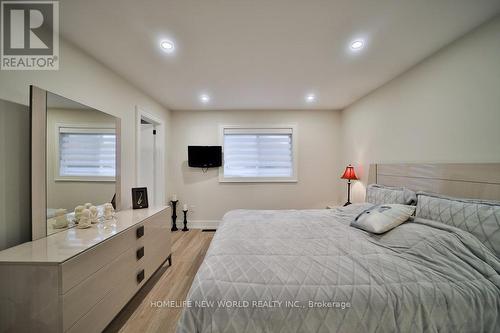 2 Antique Drive, Richmond Hill, ON - Indoor Photo Showing Bedroom