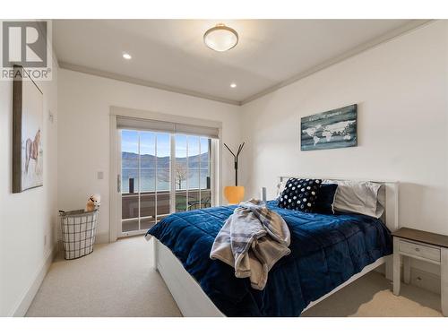 4026 Beach Avenue Unit# C, Peachland, BC - Indoor Photo Showing Bedroom