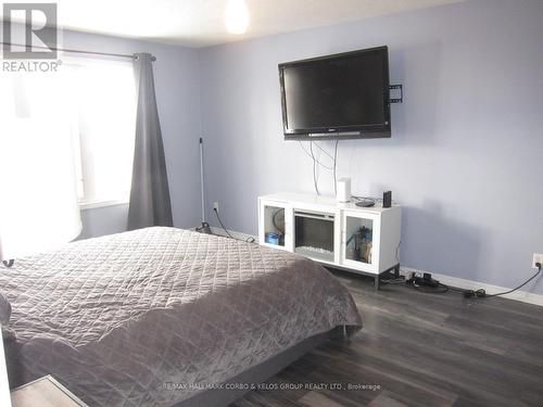353 Westmeadow Drive, Kitchener, ON - Indoor Photo Showing Bedroom