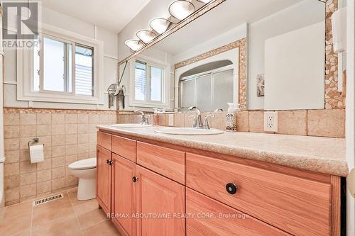 908 Partridge Dr, Burlington, ON - Indoor Photo Showing Bathroom