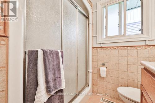 908 Partridge Dr, Burlington, ON - Indoor Photo Showing Bathroom