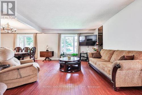 908 Partridge Dr, Burlington, ON - Indoor Photo Showing Living Room