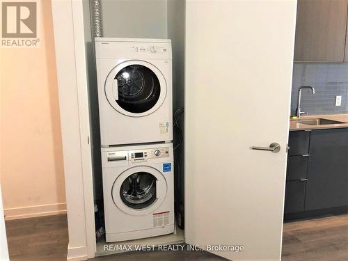 #908 -161 Roehampton Ave, Toronto, ON - Indoor Photo Showing Laundry Room