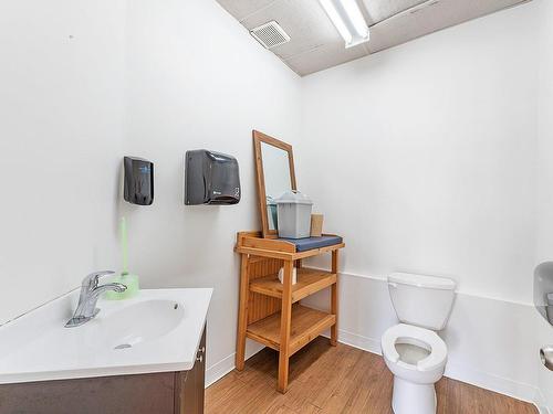 Powder room - 5400 Rue Du Président-Kennedy, Sherbrooke (Brompton/Rock Forest/Saint-Élie/Deauville), QC - Indoor Photo Showing Bathroom