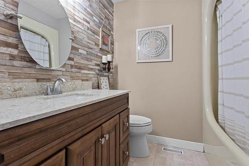 47084 108W Road, Brandon, MB - Indoor Photo Showing Bathroom