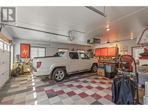 1571 Pritchard Drive, West Kelowna, BC - Indoor Photo Showing Garage