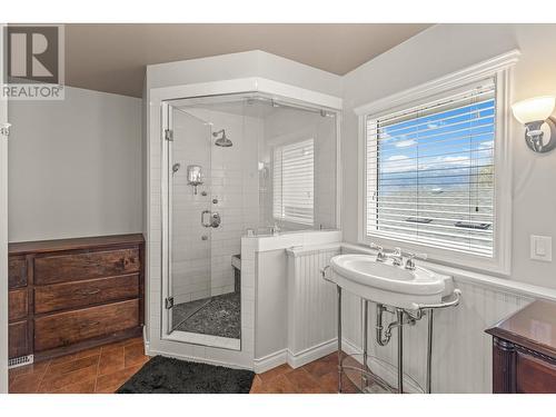 1571 Pritchard Drive, West Kelowna, BC - Indoor Photo Showing Bathroom