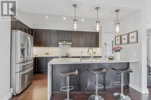 1 Kohl St, Richmond Hill, ON - Indoor Photo Showing Kitchen With Upgraded Kitchen