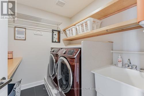1 Kohl St, Richmond Hill, ON - Indoor Photo Showing Laundry Room