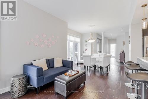 1 Kohl St, Richmond Hill, ON - Indoor Photo Showing Living Room