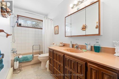 374 Scuttlehole Road, Belleville, ON - Indoor Photo Showing Bathroom