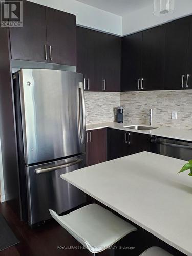 2106 - 2560 Eglinton Avenue W, Mississauga, ON - Indoor Photo Showing Kitchen With Upgraded Kitchen