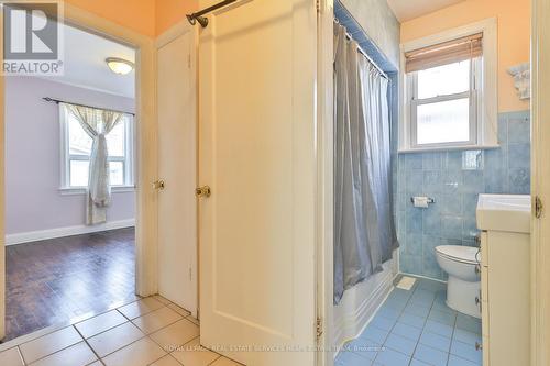 570 Blackthorn Avenue, Toronto, ON - Indoor Photo Showing Bathroom