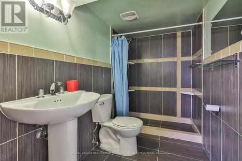 570 Blackthorn Ave, Toronto, ON - Indoor Photo Showing Bathroom