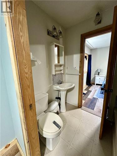 646 Pebble Road, Silver Water, Manitoulin Island, ON - Indoor Photo Showing Bathroom