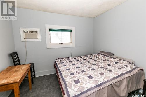227 Atlantic Avenue, Kerrobert, SK - Indoor Photo Showing Bedroom
