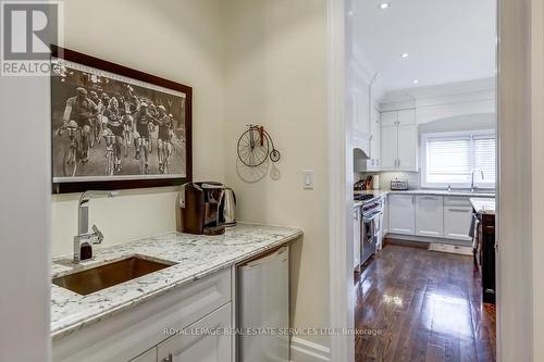 42 Hilldowntree Rd, Toronto, ON - Indoor Photo Showing Kitchen