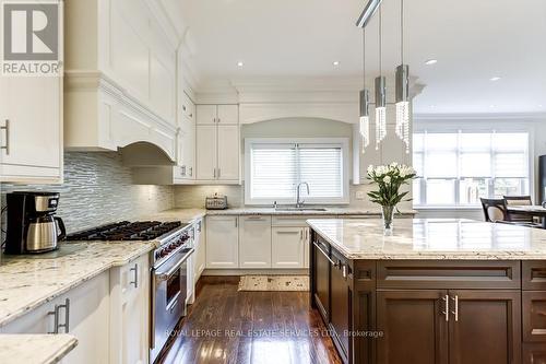 42 Hilldowntree Rd, Toronto, ON - Indoor Photo Showing Kitchen With Upgraded Kitchen