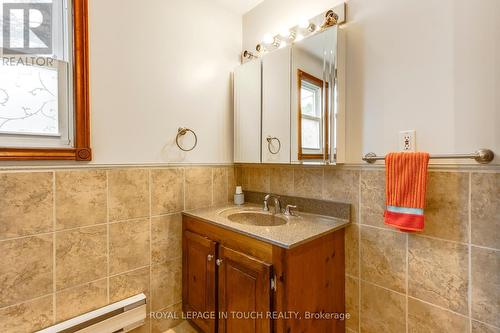 349 Balm Beach Road W, Tiny, ON - Indoor Photo Showing Bathroom