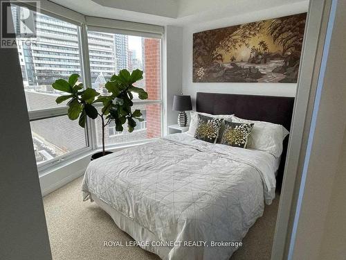 #611 -18 Beverley St, Toronto, ON - Indoor Photo Showing Bedroom