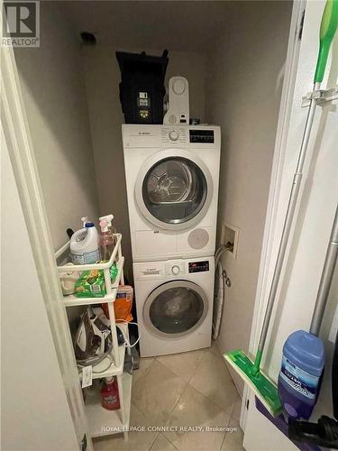 #611 -18 Beverley St, Toronto, ON - Indoor Photo Showing Laundry Room