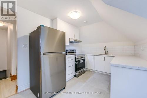 #3 -18 Shorncliffe Ave, Toronto, ON - Indoor Photo Showing Kitchen