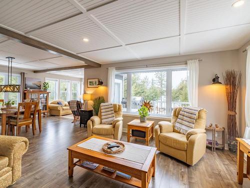 Aerial photo - 308 Ch. Du Prospecteur, Amherst, QC - Indoor Photo Showing Living Room