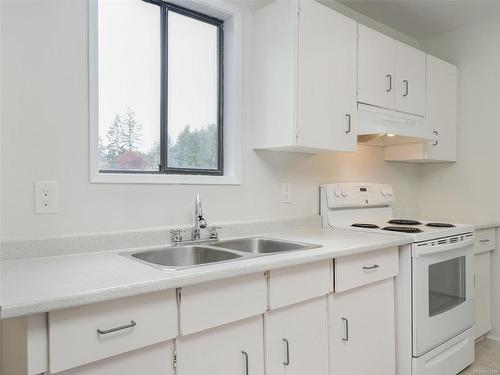 3020 Metchosin Rd, Colwood, BC - Indoor Photo Showing Kitchen With Double Sink