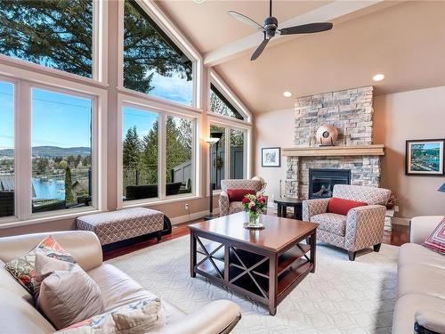 759 Sea Dr, Central Saanich, BC - Indoor Photo Showing Living Room With Fireplace