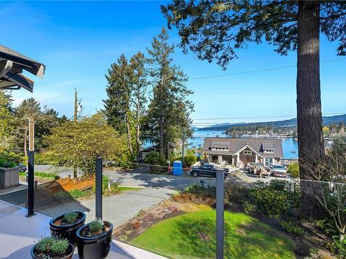 759 Sea Dr, Central Saanich, BC - Outdoor