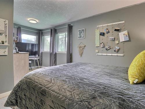 35 Grosskleg Way, Lake Cowichan, BC - Indoor Photo Showing Bedroom