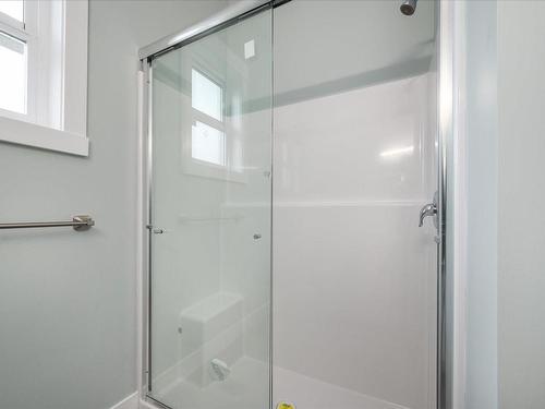 464 Hampstead St, Parksville, BC - Indoor Photo Showing Bathroom