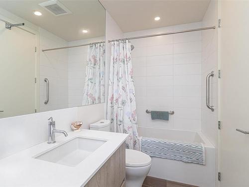 205-1216 Carlisle Ave, Esquimalt, BC - Indoor Photo Showing Bathroom