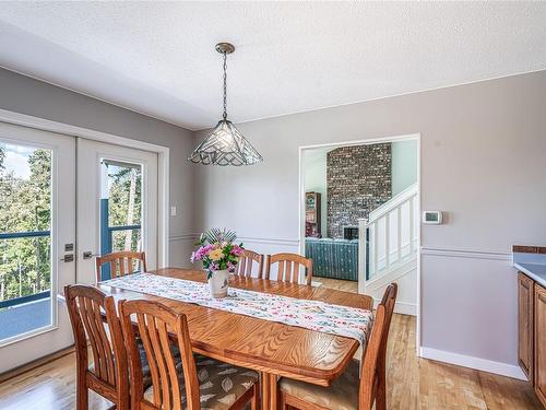 4150 Eld Rd, Whiskey Creek, BC - Indoor Photo Showing Dining Room