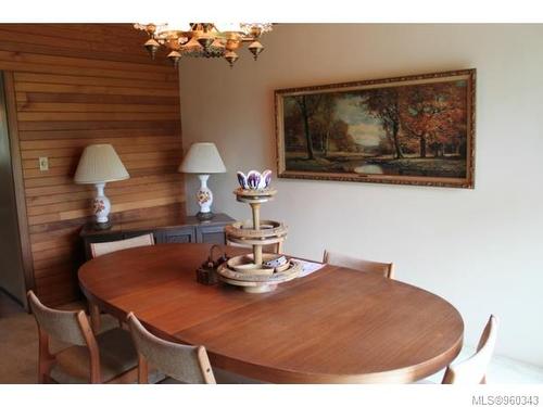 3358 Boyles Rd, Cobble Hill, BC - Indoor Photo Showing Dining Room