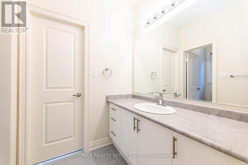 40 Gardenbrook Tr, Hamilton, ON - Indoor Photo Showing Bathroom