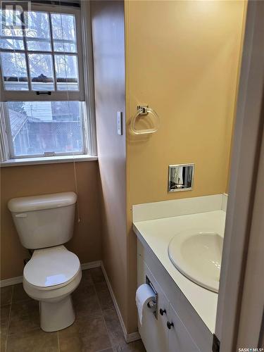 420 Cumberland Avenue S, Saskatoon, SK - Indoor Photo Showing Bathroom