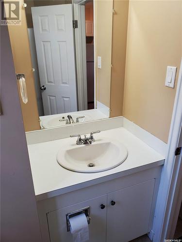 420 Cumberland Avenue S, Saskatoon, SK - Indoor Photo Showing Bathroom