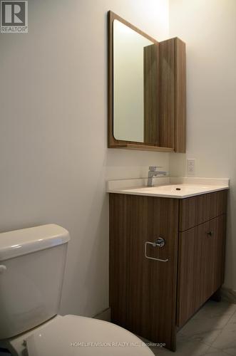 Ph607 - 75 Canterbury Place, Toronto, ON - Indoor Photo Showing Bathroom