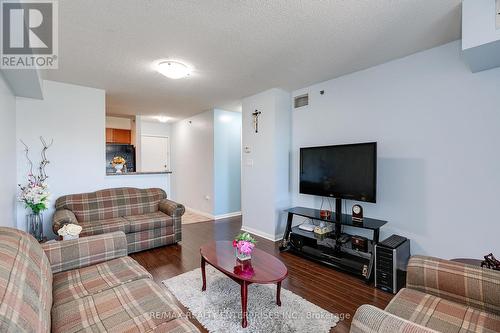 407 - 5225 Finch Avenue E, Toronto, ON - Indoor Photo Showing Living Room