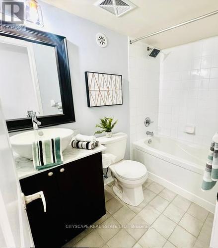 164 - 8 Foundry Avenue, Toronto, ON - Indoor Photo Showing Bathroom