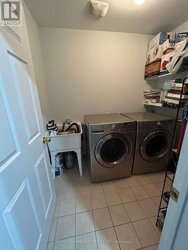 4332 Guildwood Way, Mississauga, ON - Indoor Photo Showing Laundry Room