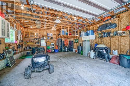 2 B5B Lane, Rideau Ferry, ON - Indoor Photo Showing Garage