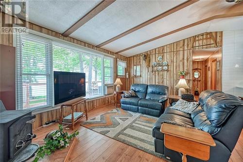 2 B5B Lane, Rideau Ferry, ON - Indoor Photo Showing Living Room