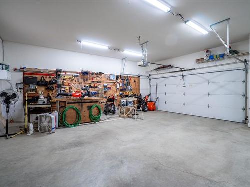2599 Golf View Crescent, Blind Bay, BC - Indoor Photo Showing Garage
