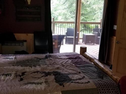 1625 Acorn Road, Seymour Arm, BC - Indoor Photo Showing Bedroom