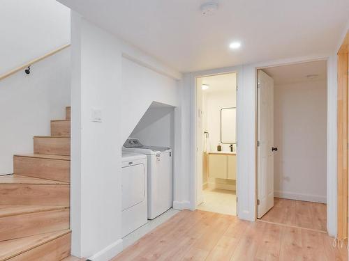 Family room - 436Z 305E Avenue, Saint-Hippolyte, QC - Indoor Photo Showing Laundry Room