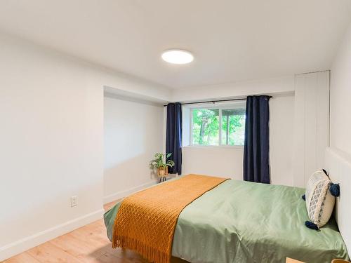 Bedroom - 436Z 305E Avenue, Saint-Hippolyte, QC - Indoor Photo Showing Bedroom