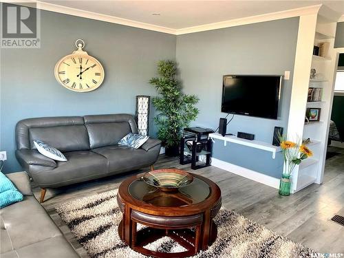 100 Pelletier Drive, Lac Pelletier, SK - Indoor Photo Showing Living Room
