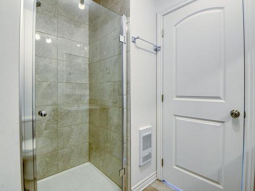 Bathroom - 3885 Rue Rideau, Longueuil (Saint-Hubert), QC - Indoor Photo Showing Bathroom